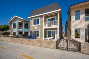 Newport Paradise - Oceanfront Home by the Pier